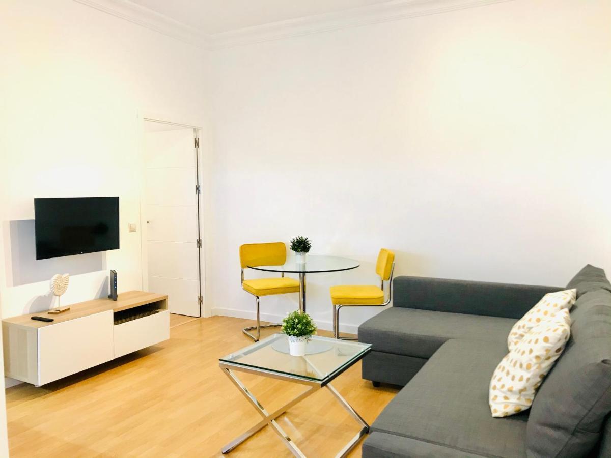 Gleaming & Well Located Apartment In Malaga Center Exterior photo